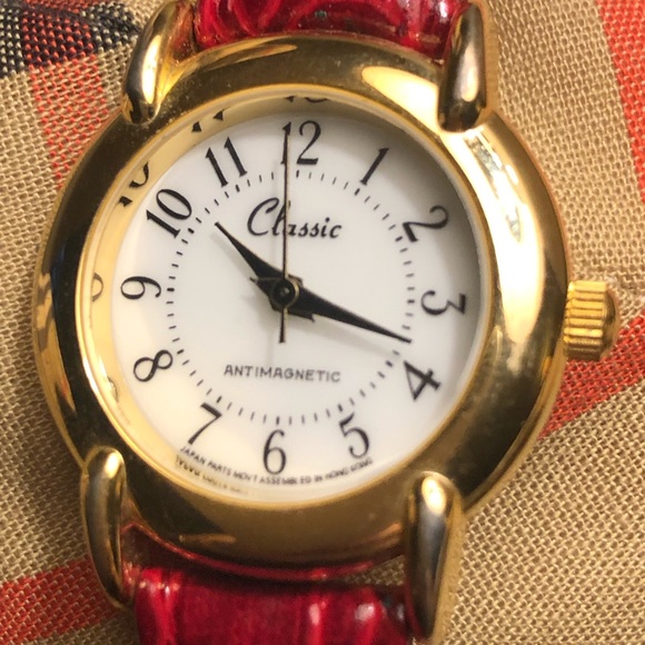 Vintage Classic Brand Antimagnetic Wrist Watch - Picture 2 of 9